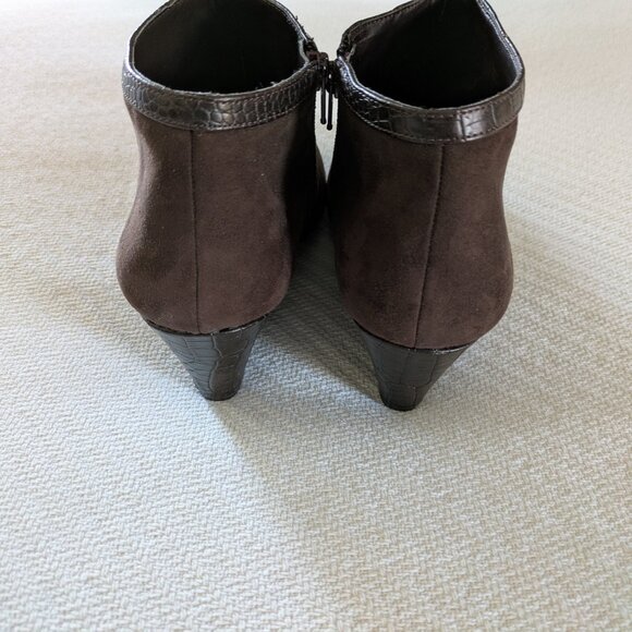LAURA ASHLEY - WOMEN'S BROWN BOOTIES - Picture 4 of 7